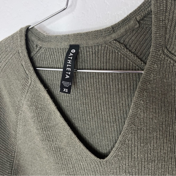 Athleta Hanover V Neck Olive Green/gray Sweater Merino Wool Blend XSRelaxed Fit - Picture 2 of 8